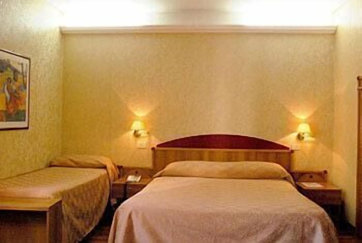 Phi Hotel Ambra Pescara Rum bild