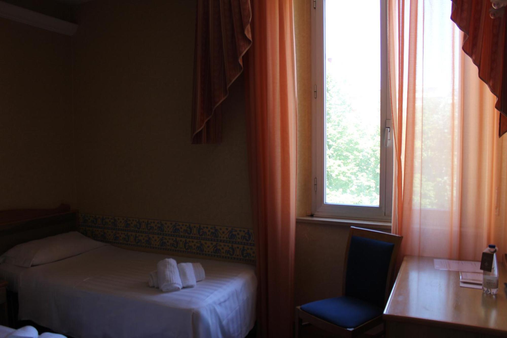 Phi Hotel Ambra Pescara Exteriör bild
